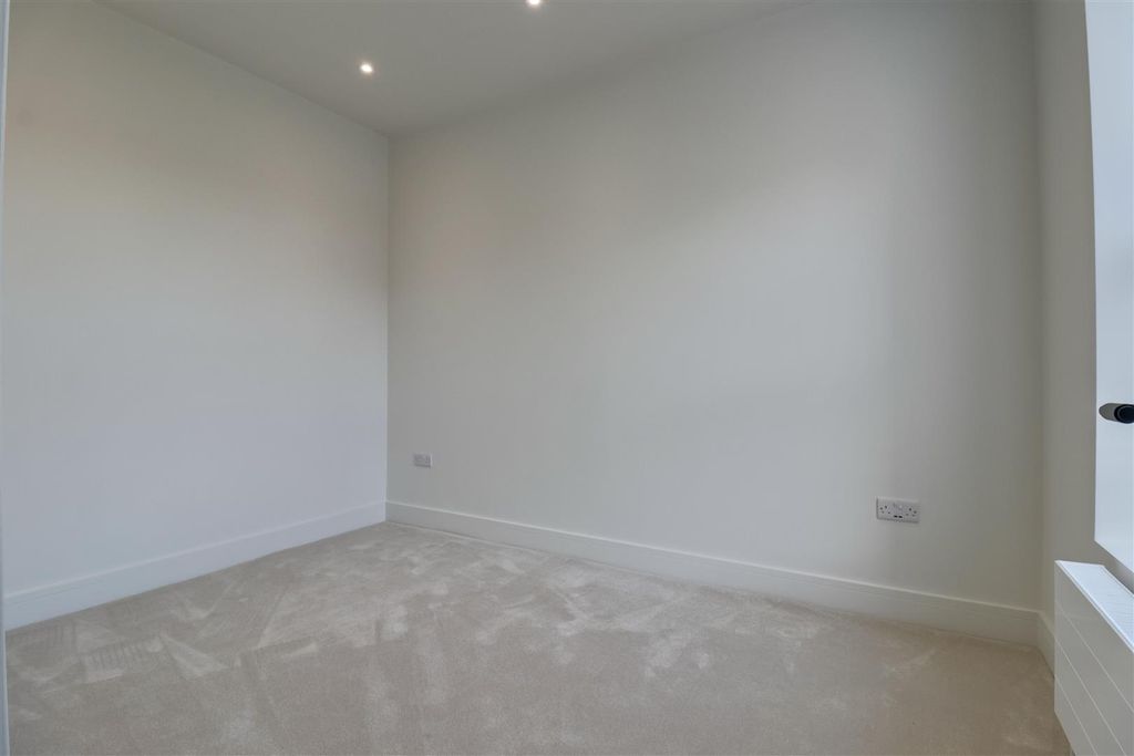 Property photo 3 of 17 9863F2E7-89Cb-4114-899B-F394F308Def5_1_201_A.Jpeg