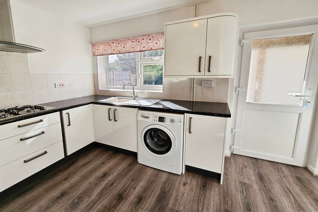 Property photo 2 of 13 Kitchen