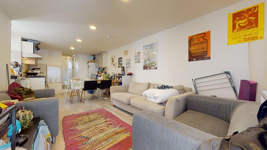 Property photo 2 of 23 64cd240F36c1347873c438A9_7B24d1E69E929c7527cc49Cb3
