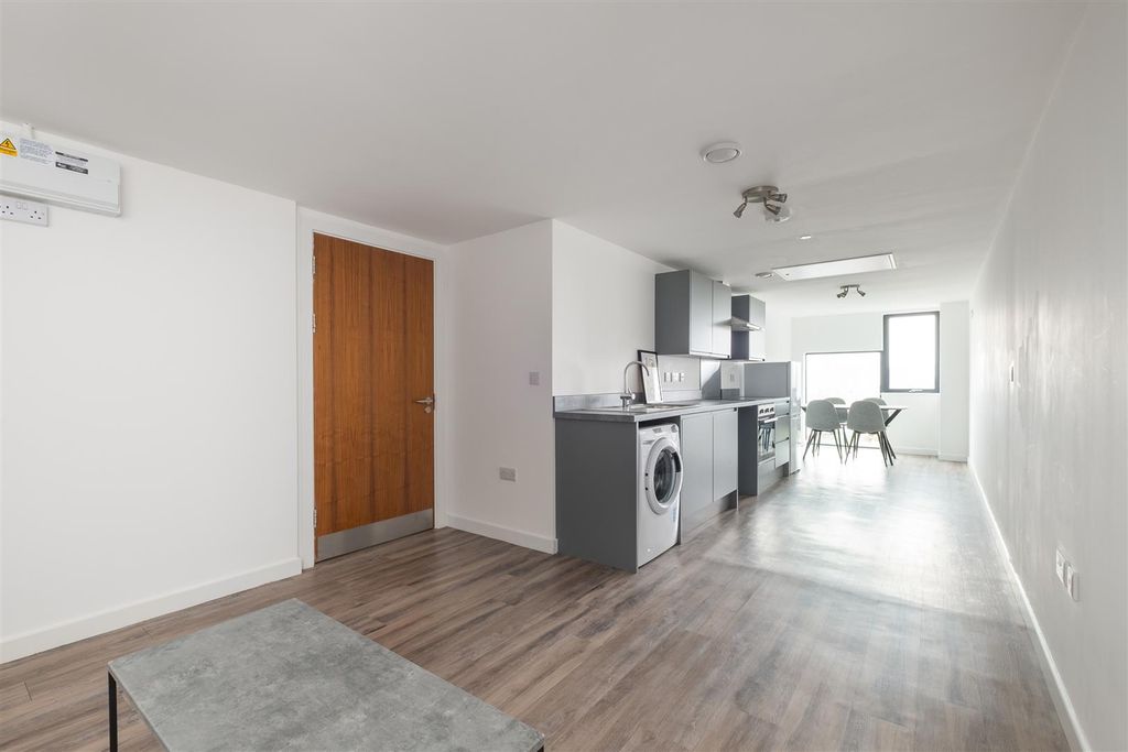 Property photo 3 of 14 Untitled (1 Of 22).Jpg