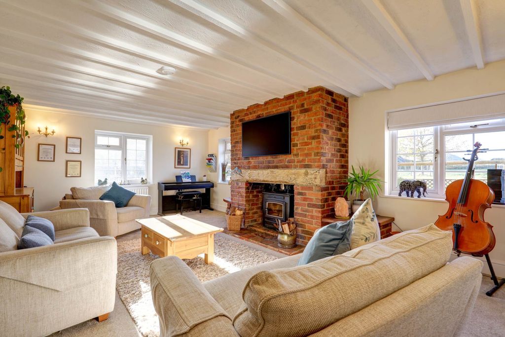 Property photo 2 of 25