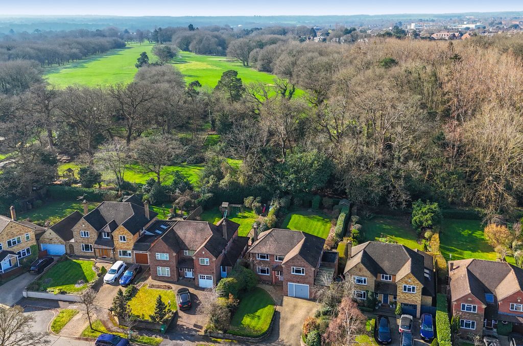 Property photo 3 of 29 1422147-3-69A9Def...