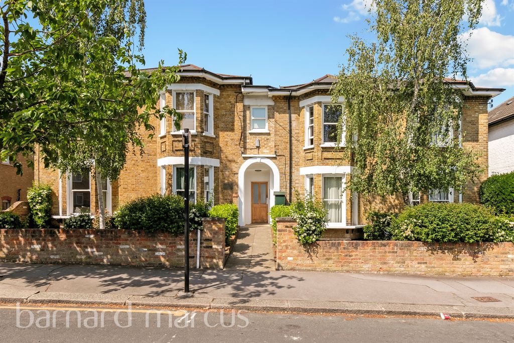 Property photo 1 of 8
