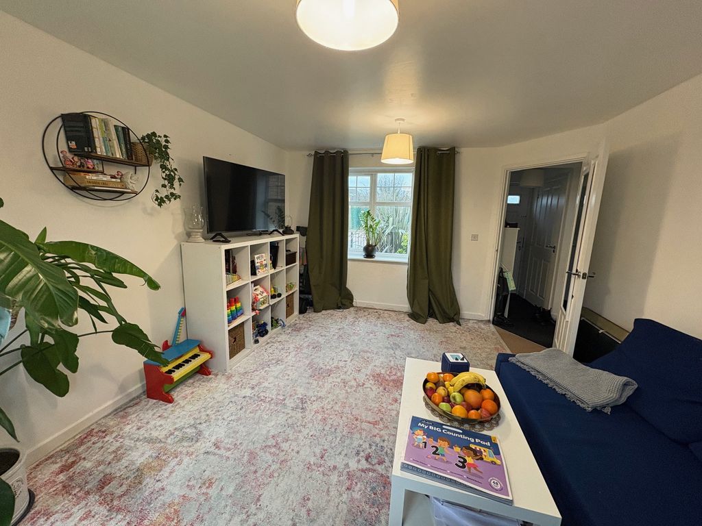 Property photo 3 of 23