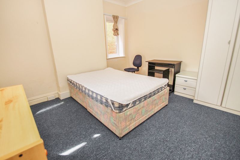 Additional image 6 of 6 bed detached house to rentOsborne Road, Winton BH9