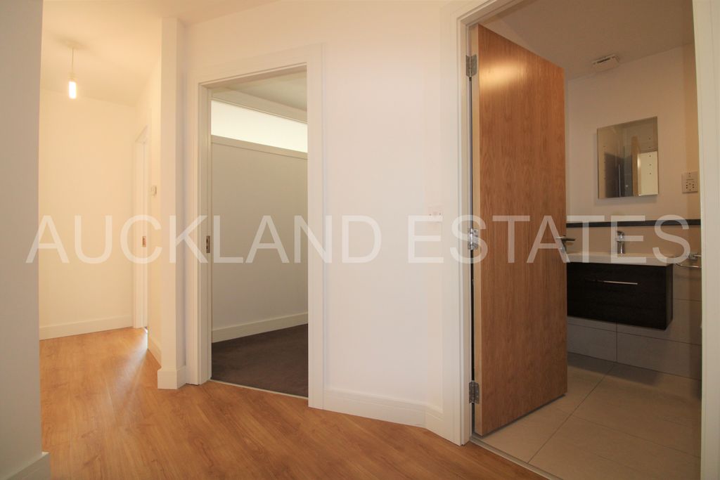 Property photo 3 of 6