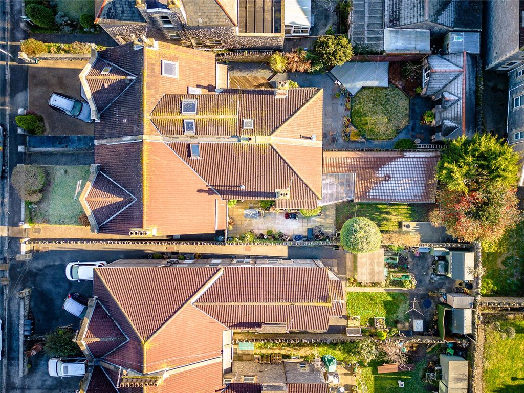 Property photo 3 of 22 Picture No. 04