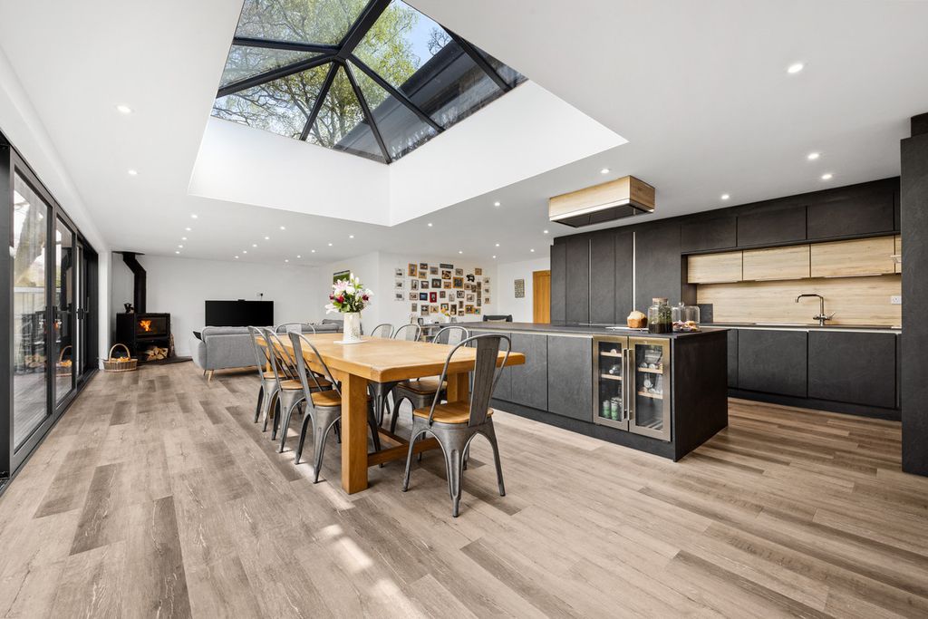 Property photo 1 of 47