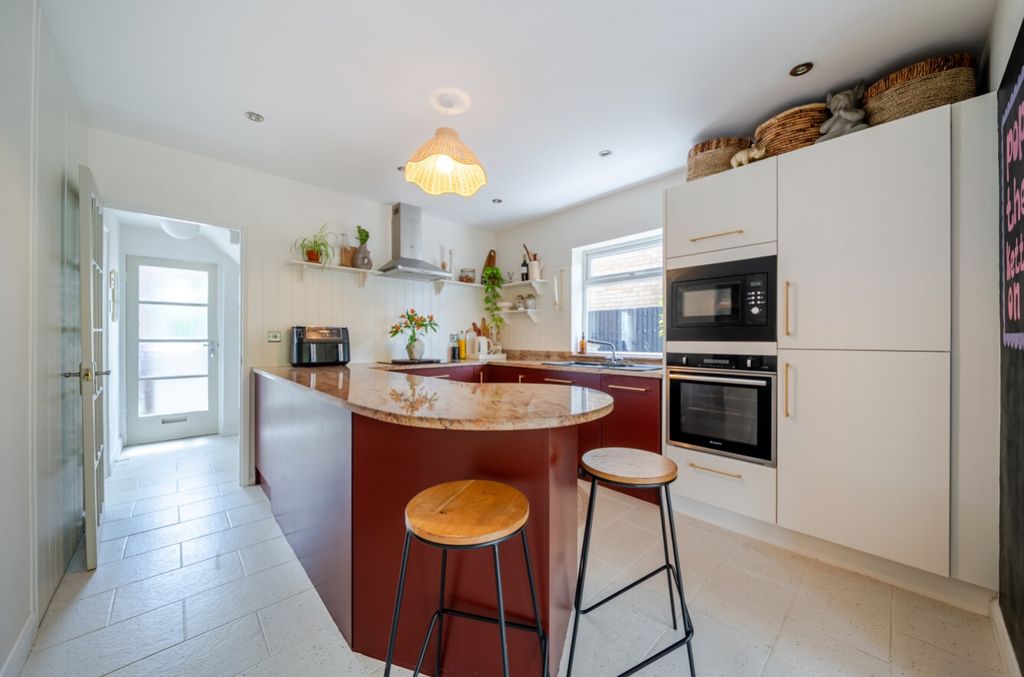 Property photo 3 of 25 1479482-10-6A312cc4Ac201