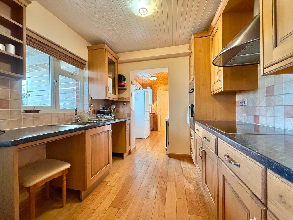 Property photo 3 of 21