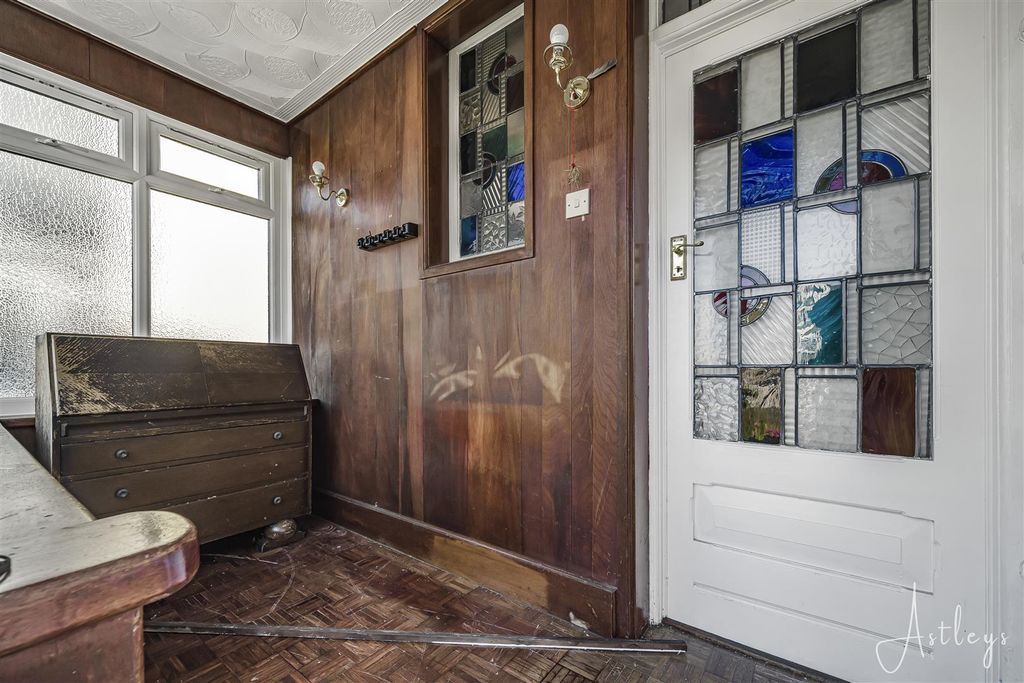 Property photo 3 of 20 Porch