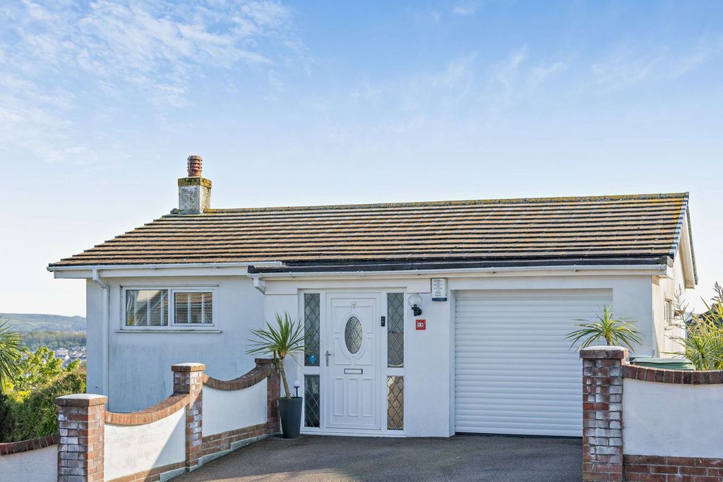 Property photo 1 of 73