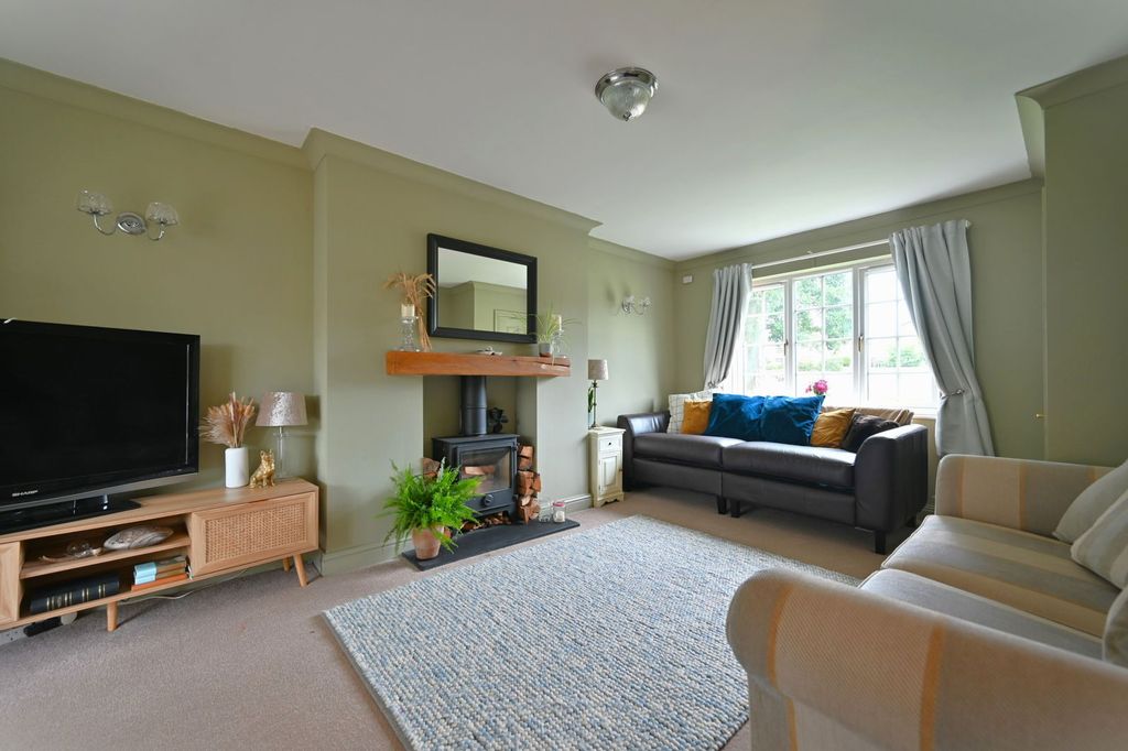 Property photo 2 of 23