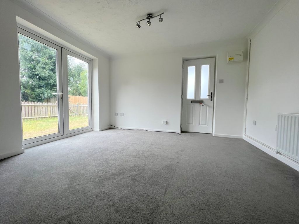 Property photo 3 of 8 Gallery