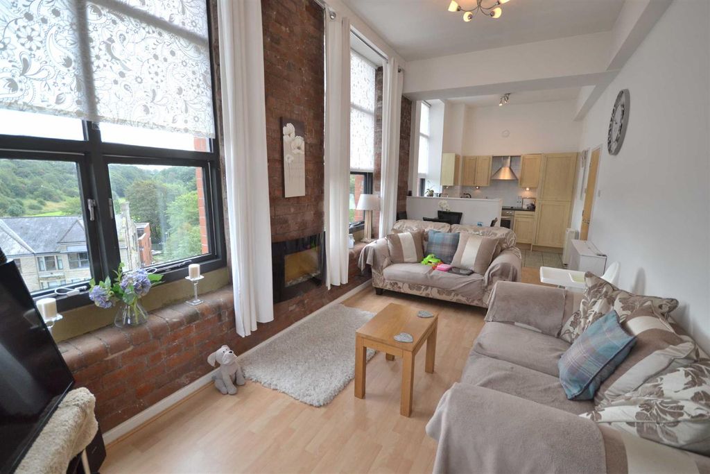 Property photo 2 of 19