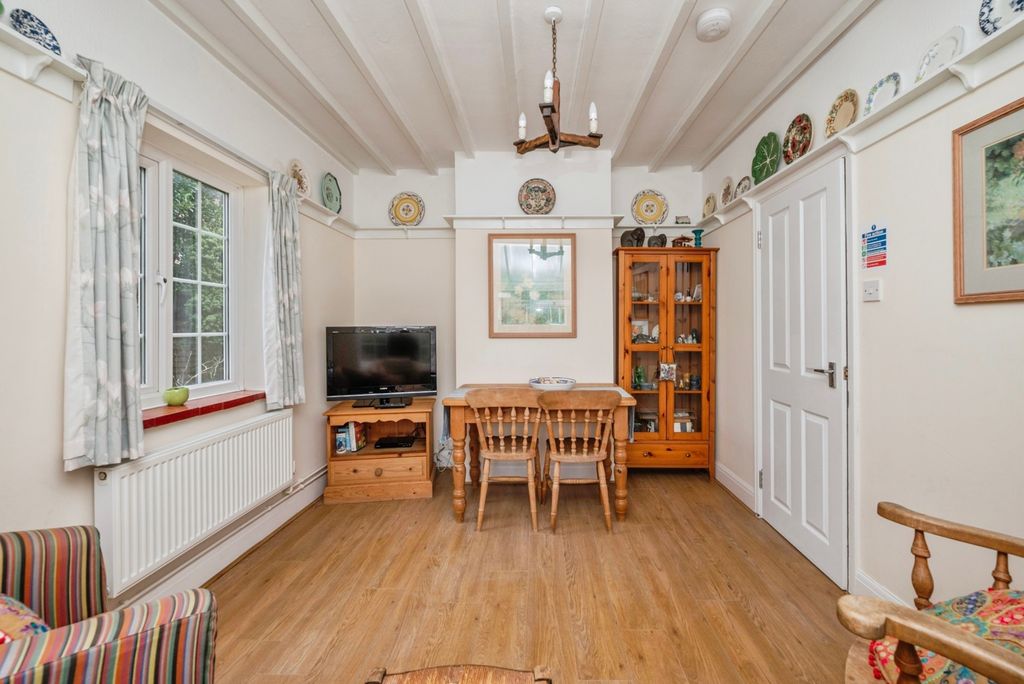 Property photo 3 of 16 Pbox-Img.Jpg