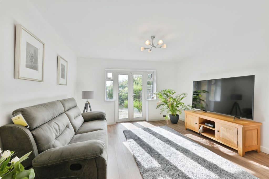Property photo 2 of 22