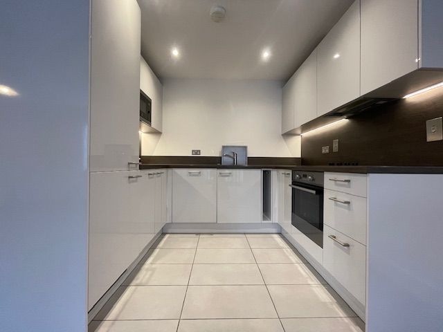 Property photo 3 of 8 Kitchen