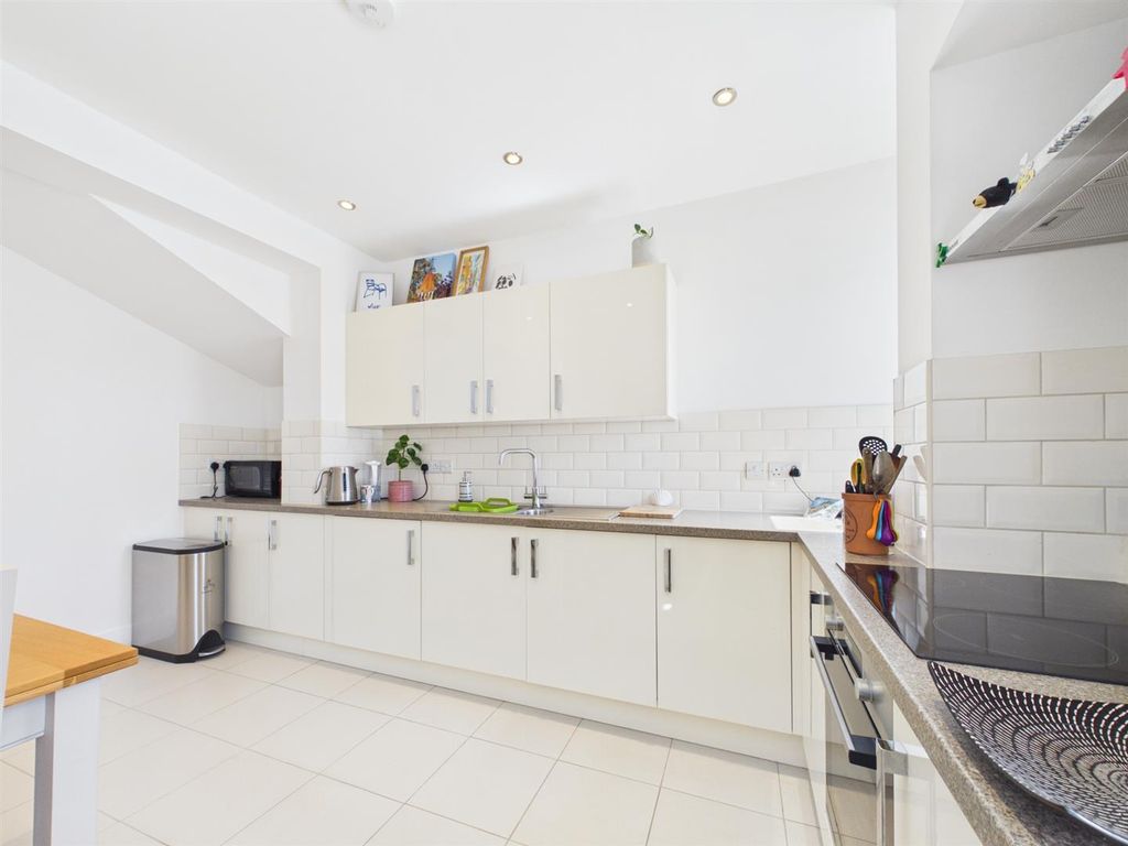 Property photo 3 of 14 Kitchen Diner