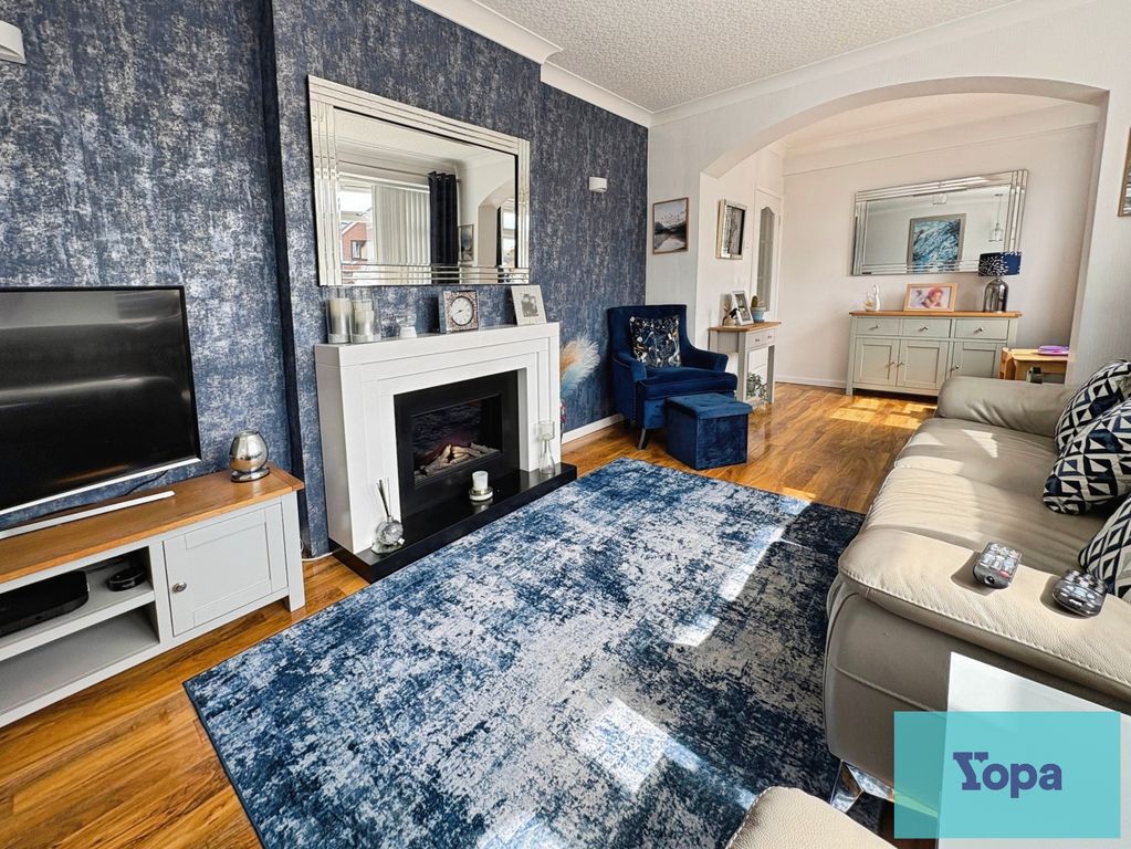 Property photo 2 of 28 Lounge