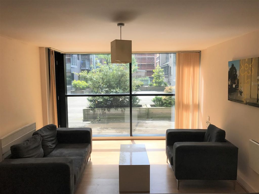Property photo 1 of 7 Lounge