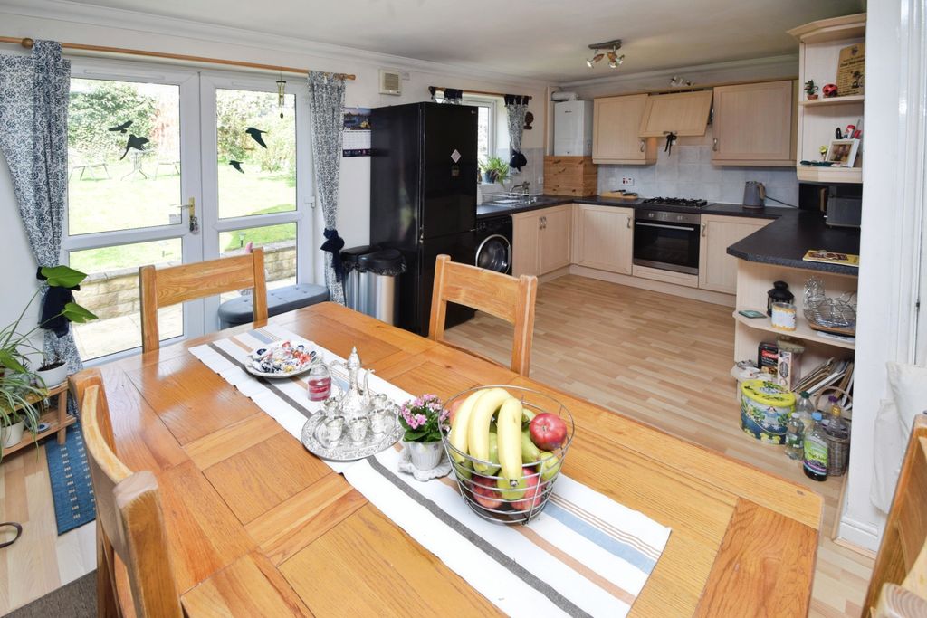 Property photo 3 of 15 99Bf7Bb0-Kitchen 20Diner