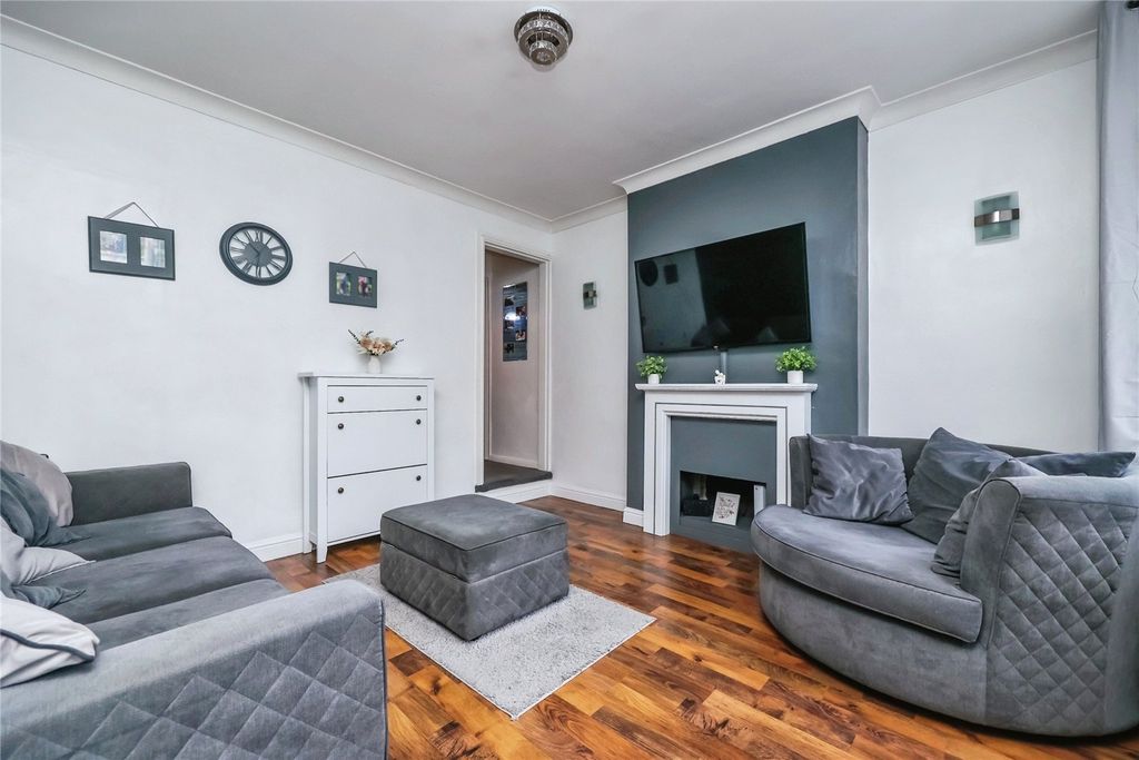 Property photo 3 of 16 Picture No. 18