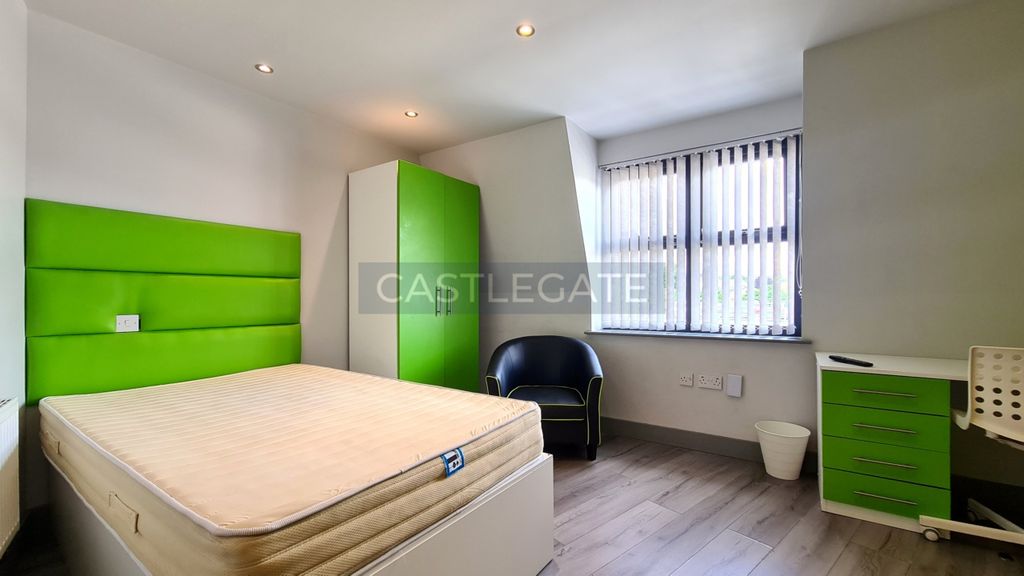 Property photo 1 of 9 Flat 17, Dundas Works, 15-17 Upperhead Row, Huddersfield, HD1 2Hn (8)