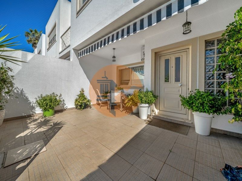 Property photo 3 of 33