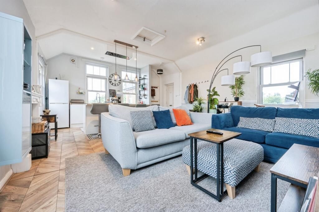 Property photo 2 of 14 Coopers Estate Agents