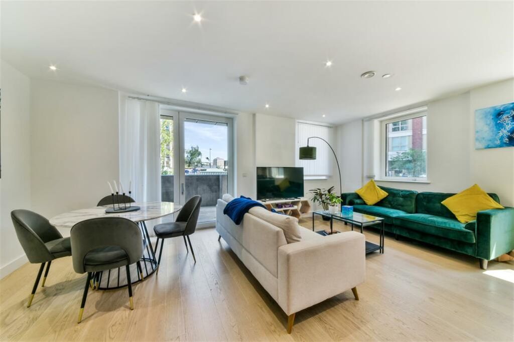 Property photo 1 of 17 (Main)