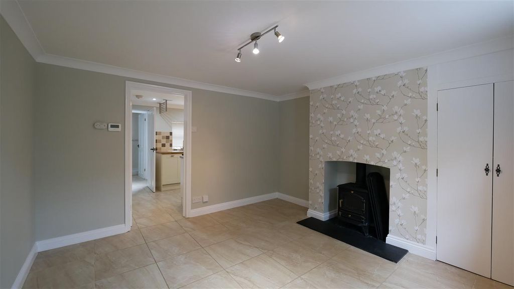 Property photo 2 of 14 Lounge