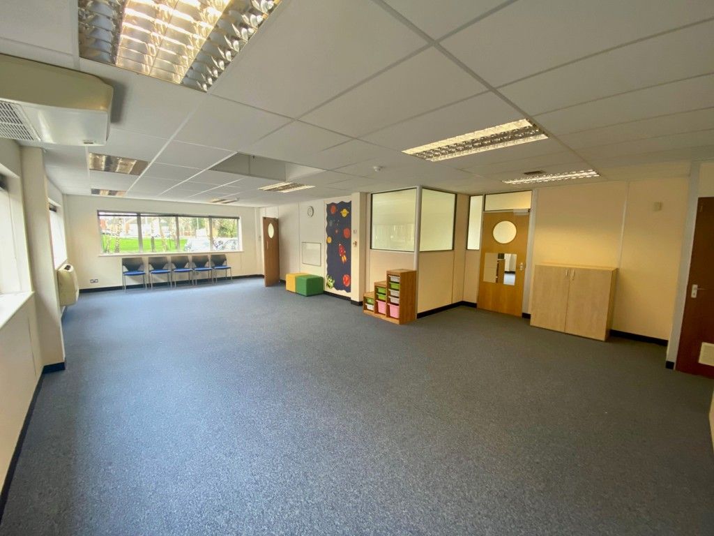 Property photo 3 of 12 Photo 4