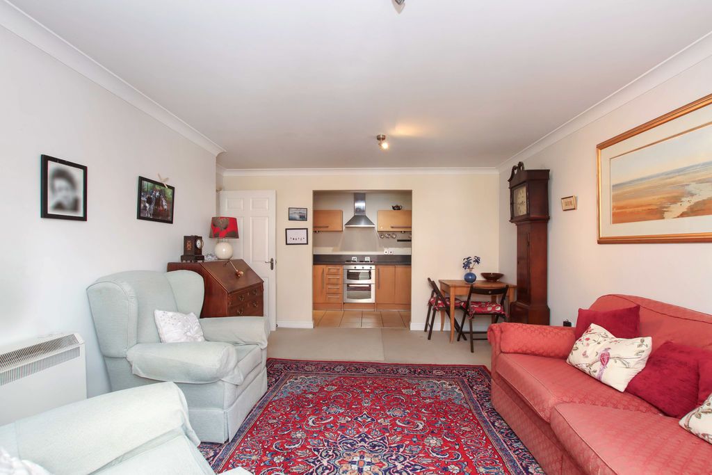Property photo 2 of 13 Photo 9