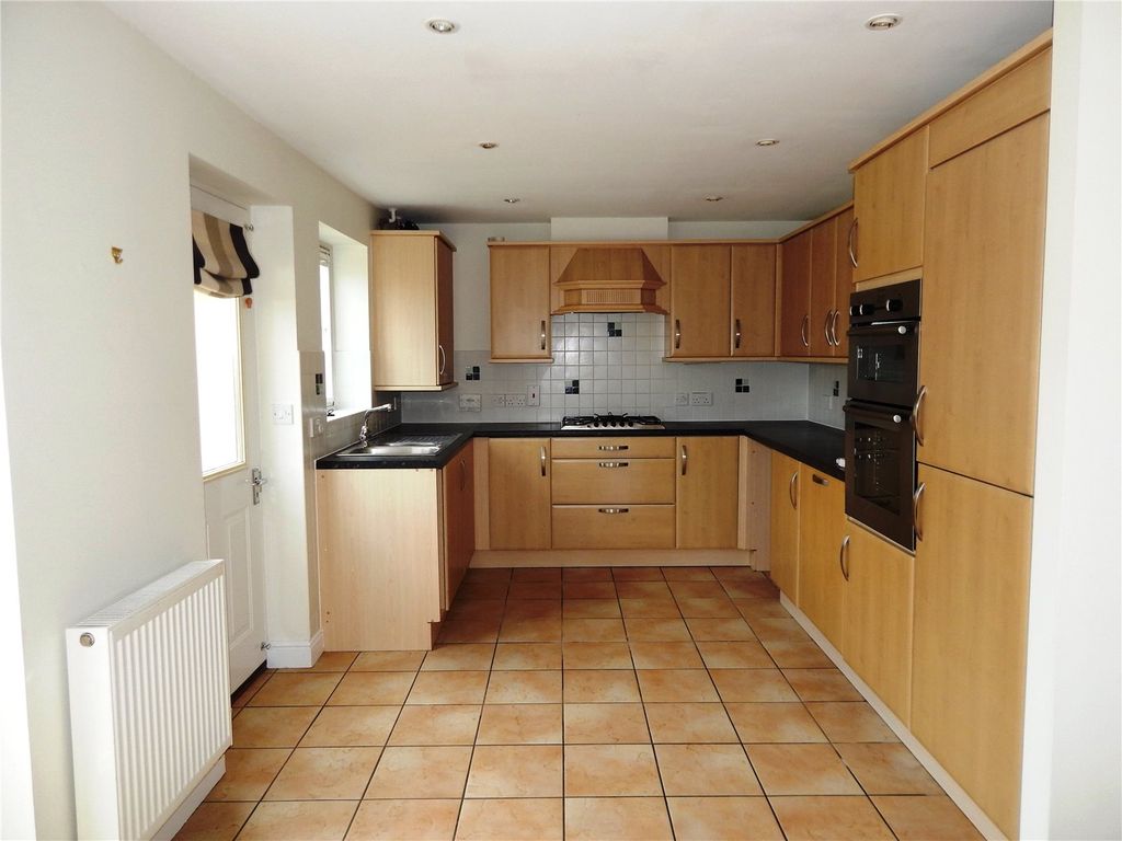 Property photo 2 of 9 Picture No. 18