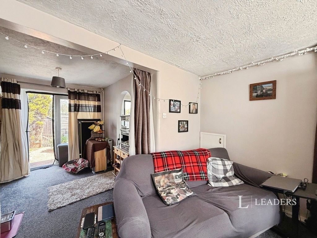 Property photo 3 of 8 Pbox-Img.Jpg