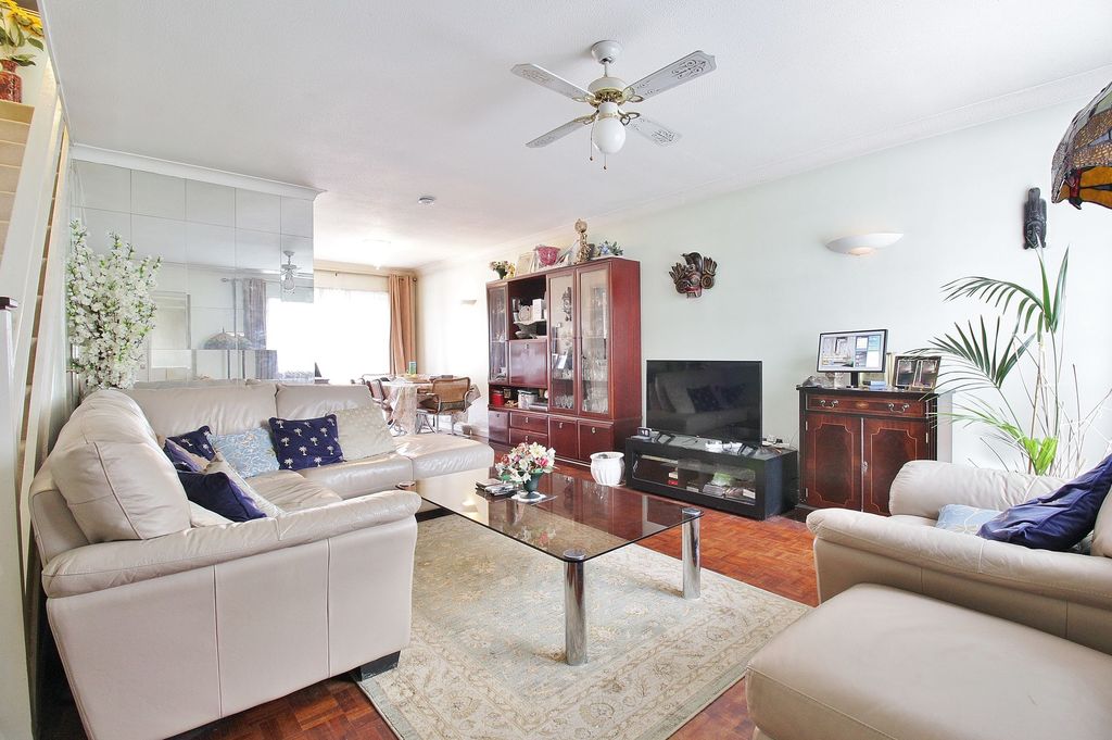 Property photo 3 of 10