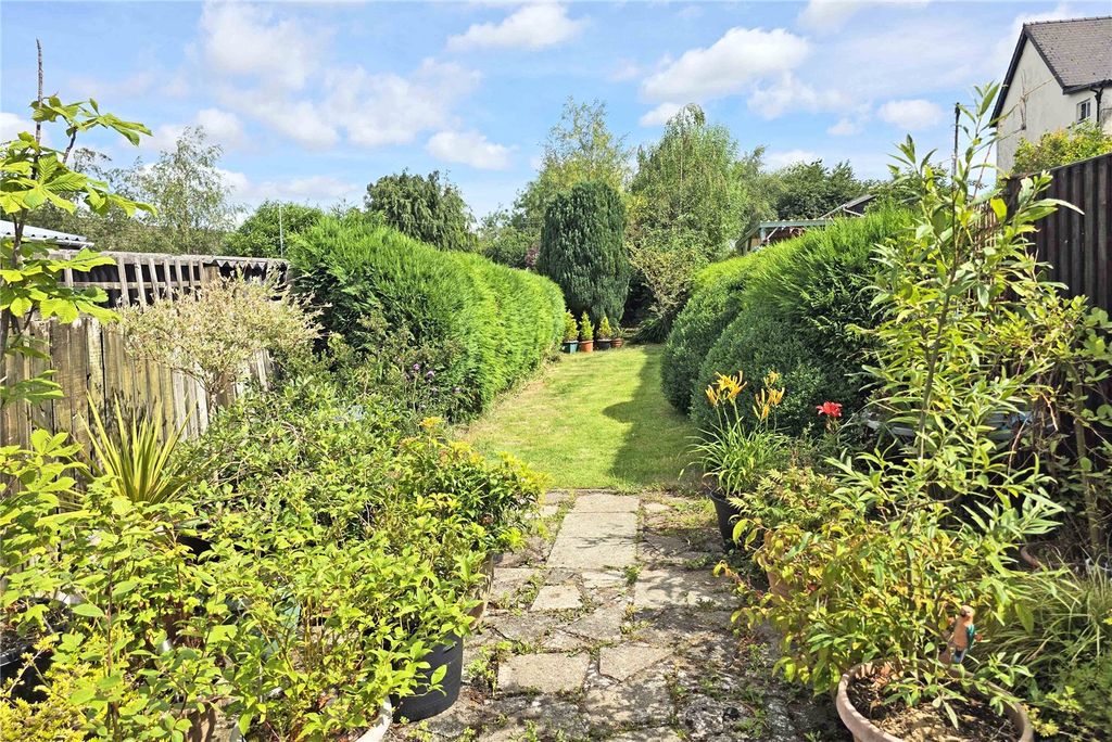 Property photo 2 of 17 Garden