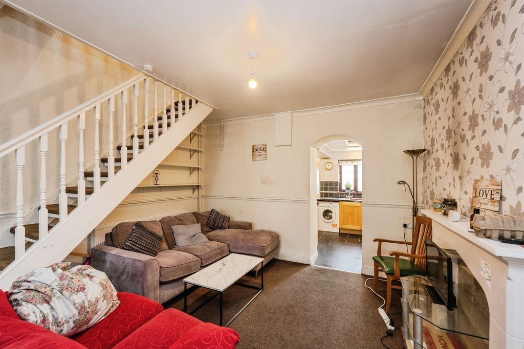 Property photo 2 of 13