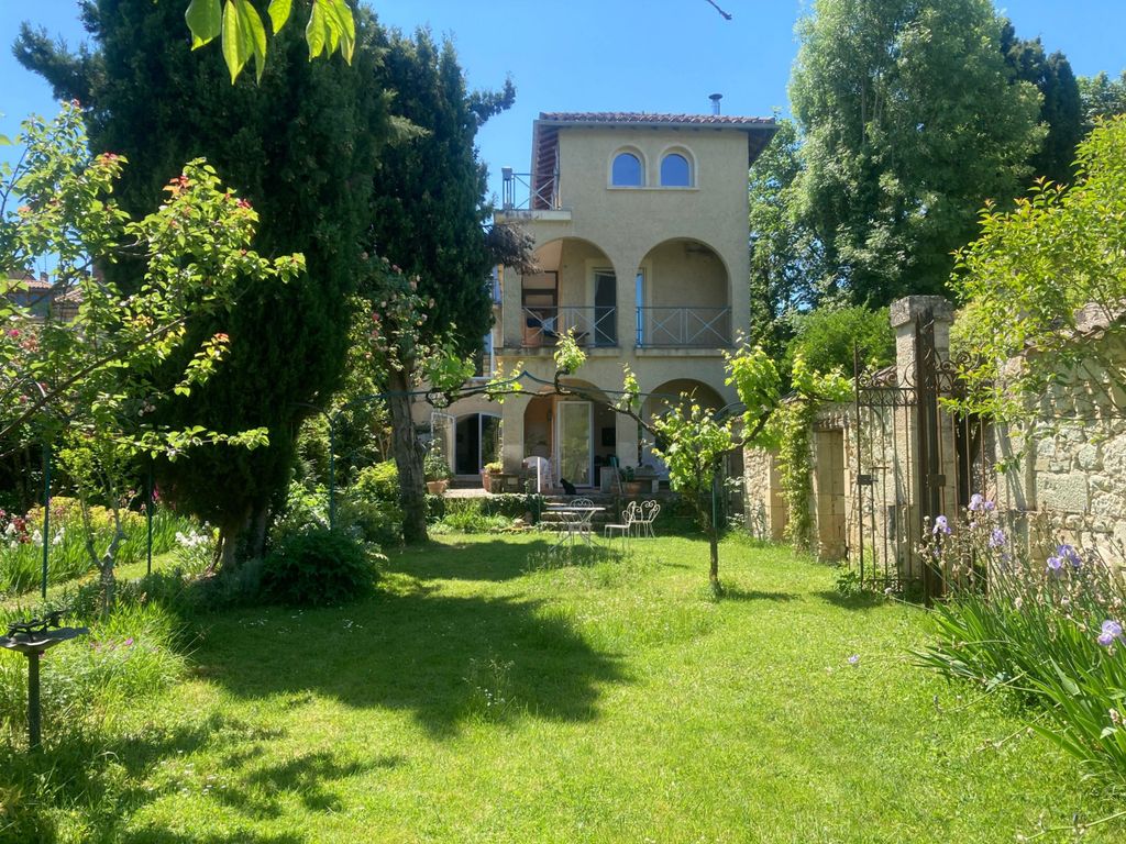 Property photo 1 of 33