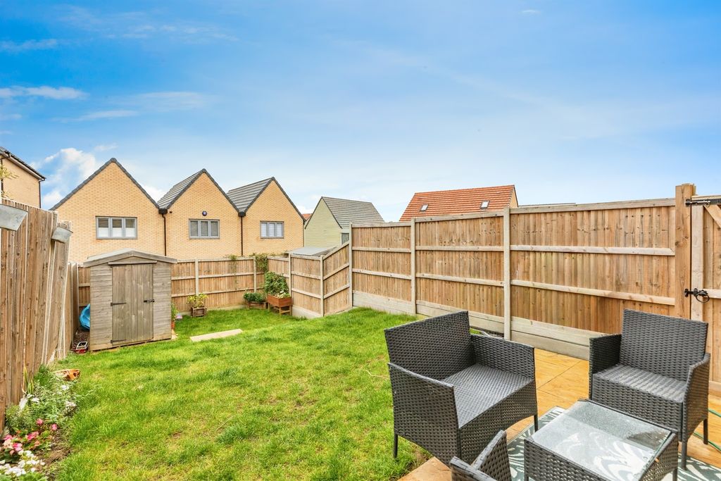 Property photo 3 of 12