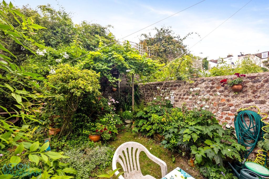 Property photo 3 of 22
