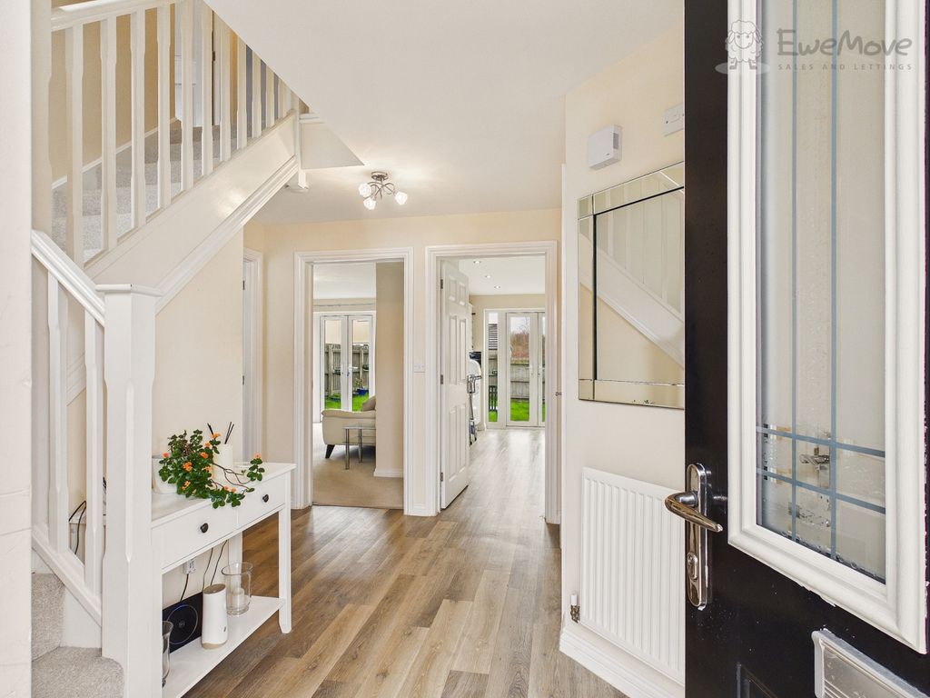 Property photo 2 of 12 Ewemove South Molton - 19 Sycamore Drive