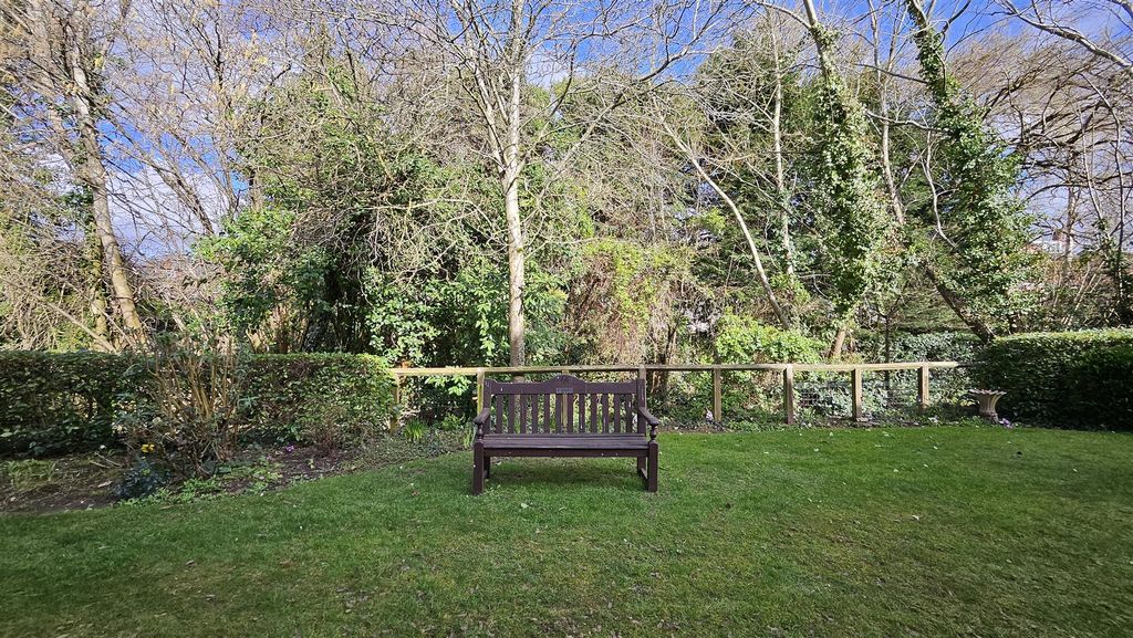 Property photo 3 of 16 Gardens.Jpg