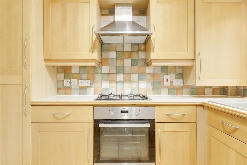 Property photo 3 of 19