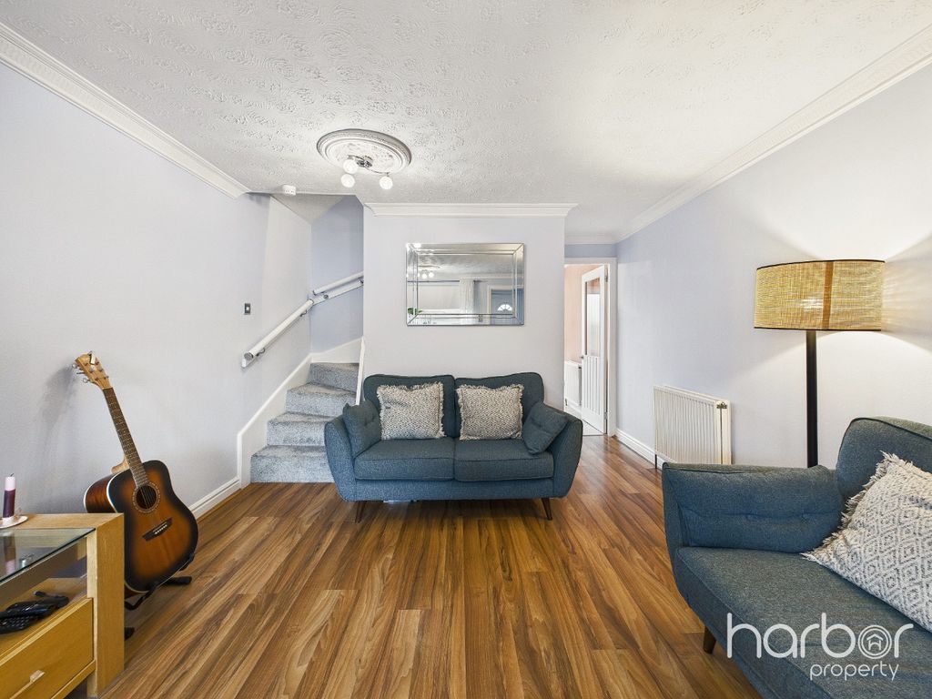 Property photo 3 of 13 4569788