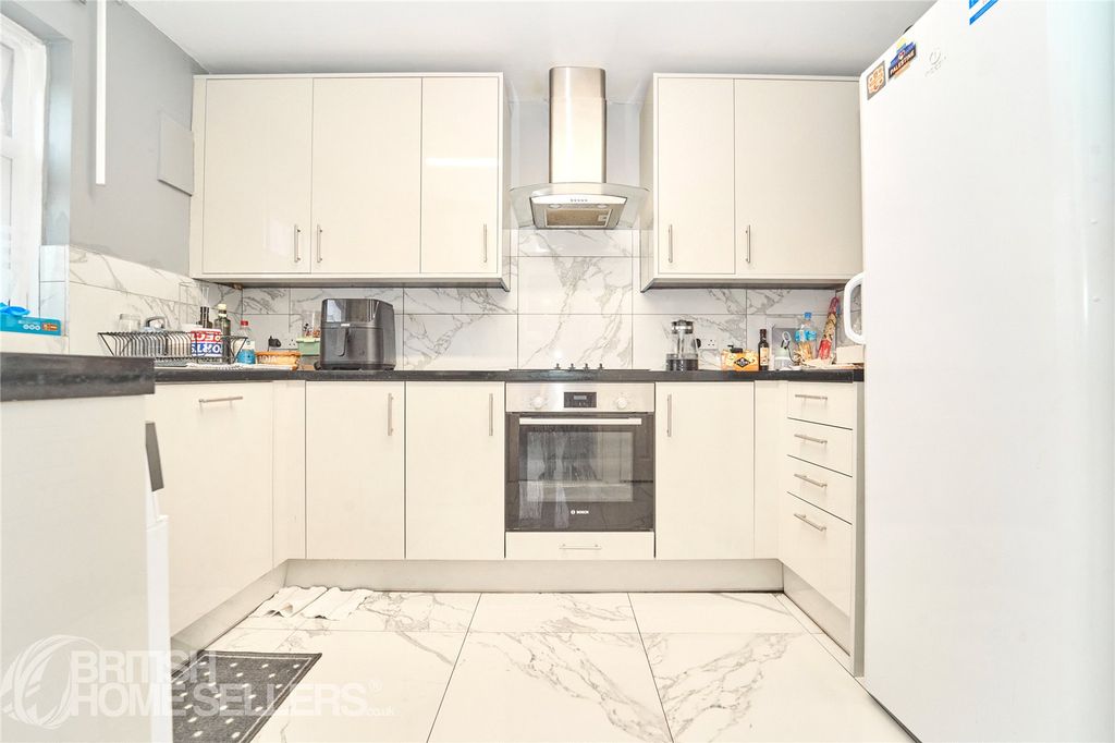Property photo 3 of 16 Picture No. 09