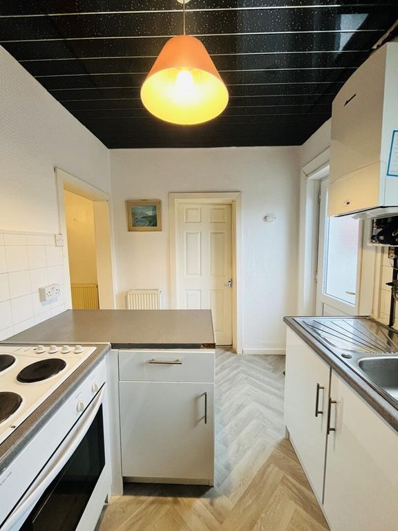 Property photo 3 of 15 Kitchen