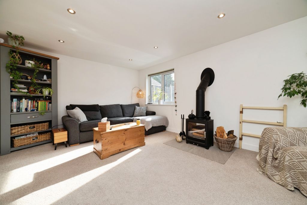 Property photo 3 of 16 Living Room