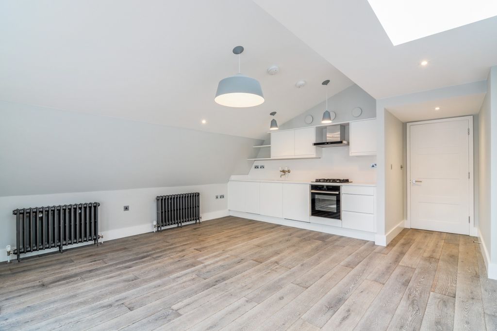 Property photo 1 of 13 974682